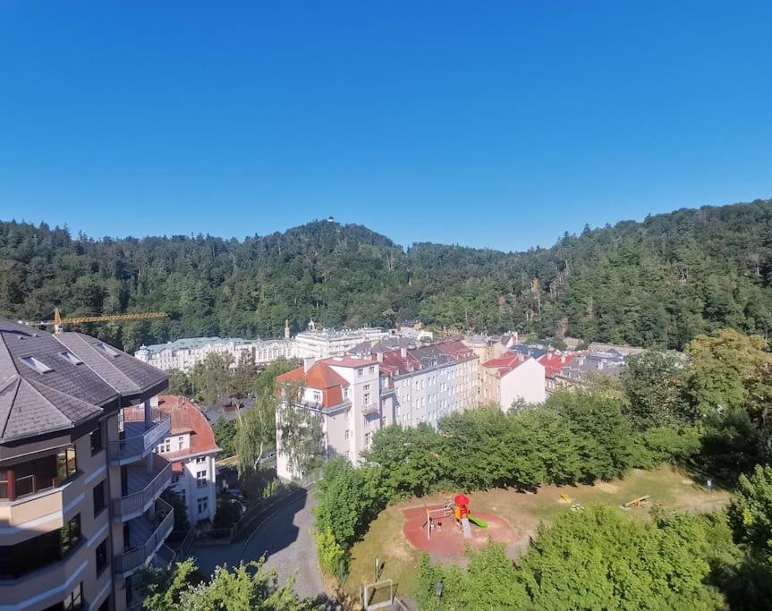 Ubytovani Ester - Utulny Byt V Lazenskem Centru Karlovych Varu Se Zahradkou Apartment Karlovy Vary Exterior foto