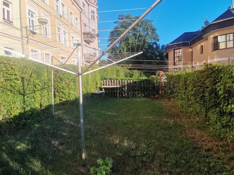 Ubytovani Ester - Utulny Byt V Lazenskem Centru Karlovych Varu Se Zahradkou Apartment Karlovy Vary Exterior foto